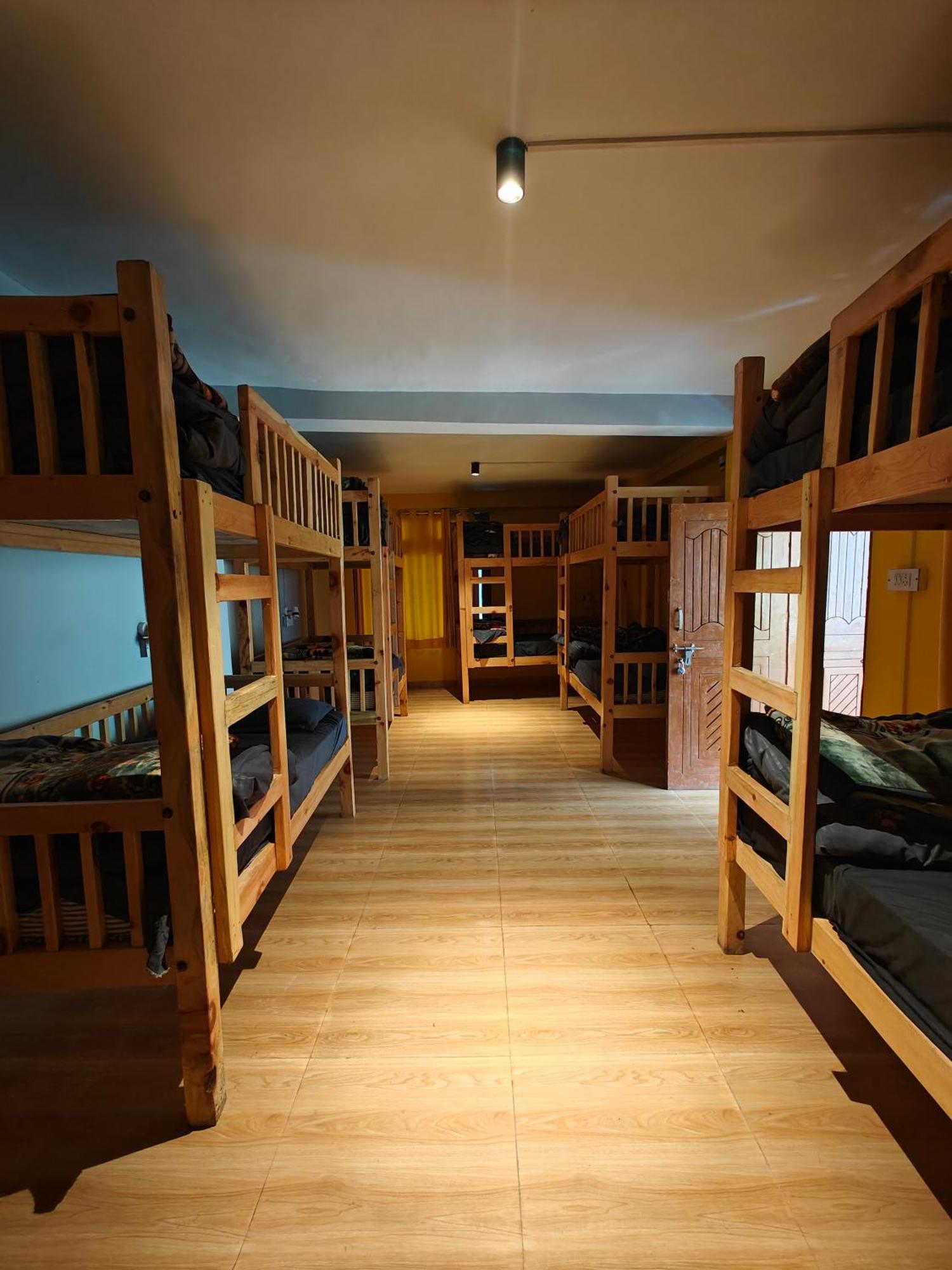 Whoopers Hostel Tosh Zewnętrze zdjęcie